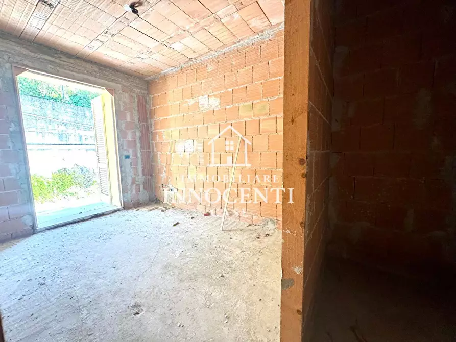 Immagine 9 di Appartamento in vendita  a Massa