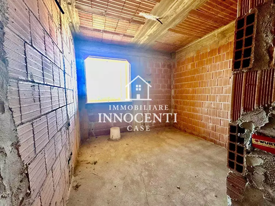 Immagine 4 di Appartamento in vendita  a Massa