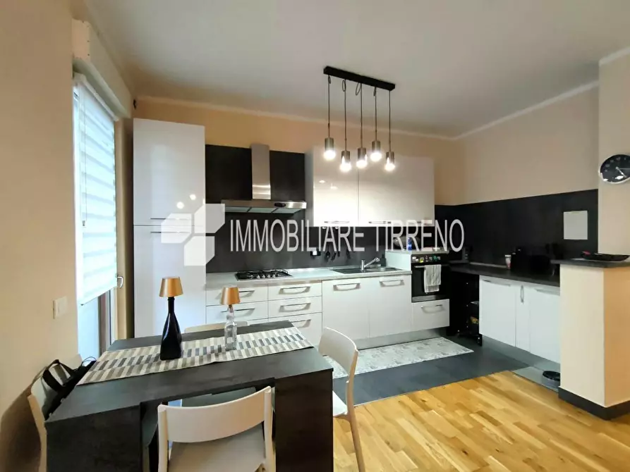 Immagine 4 di Appartamento in vendita  a Massa