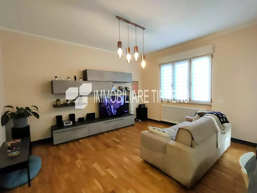 Immagine 3 di Appartamento in vendita  a Massa