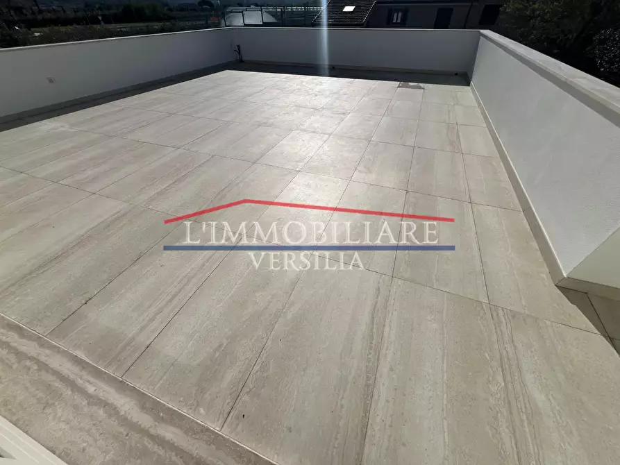 Immagine 11 di Villa in vendita  a Pietrasanta