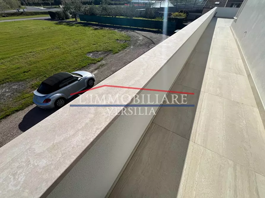 Immagine 10 di Villa in vendita  a Pietrasanta