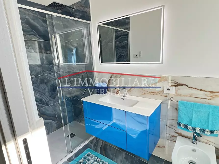 Immagine 27 di Villa in vendita  a Pietrasanta