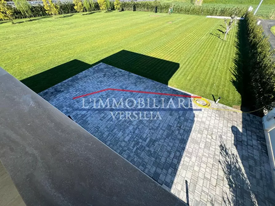 Immagine 7 di Villa in vendita  a Pietrasanta