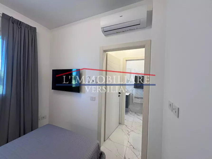 Immagine 33 di Villa in vendita  a Pietrasanta