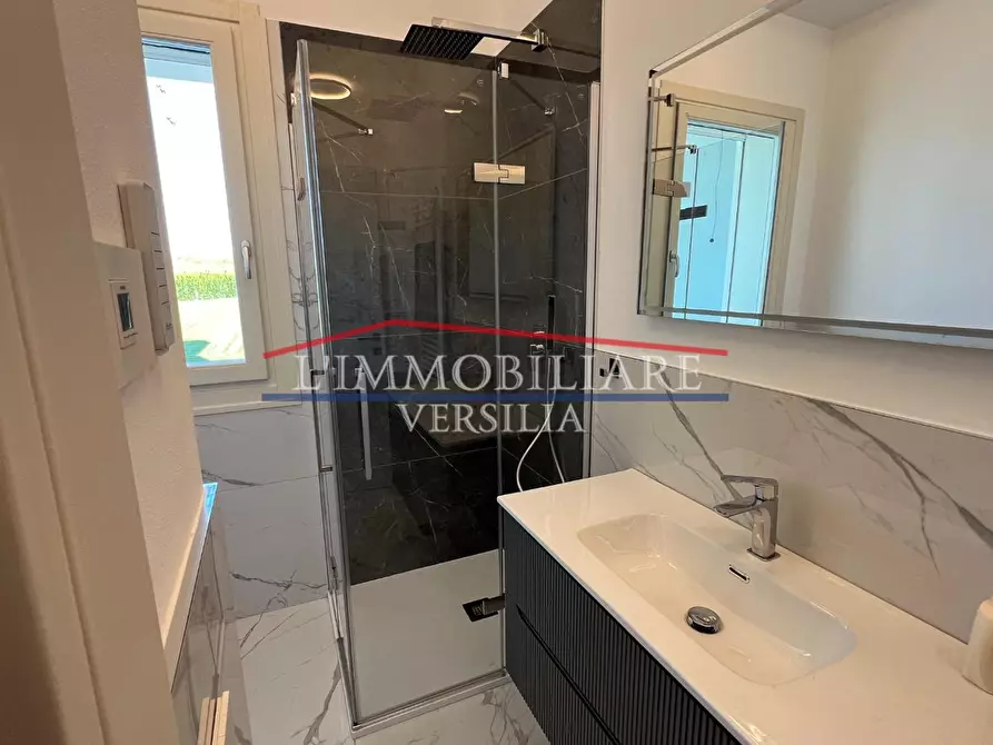 Immagine 64 di Villa in vendita  a Pietrasanta