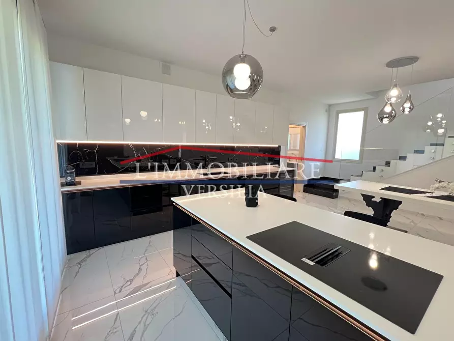 Immagine 20 di Villa in vendita  a Pietrasanta