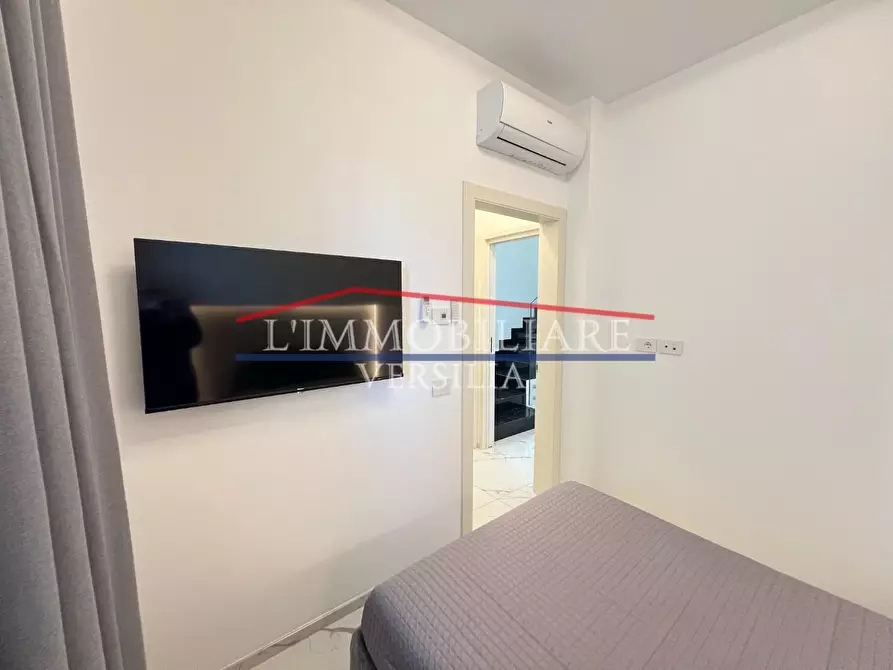 Immagine 32 di Villa in vendita  a Pietrasanta