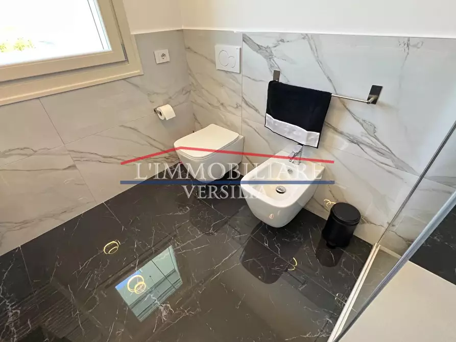 Immagine 35 di Villa in vendita  a Pietrasanta