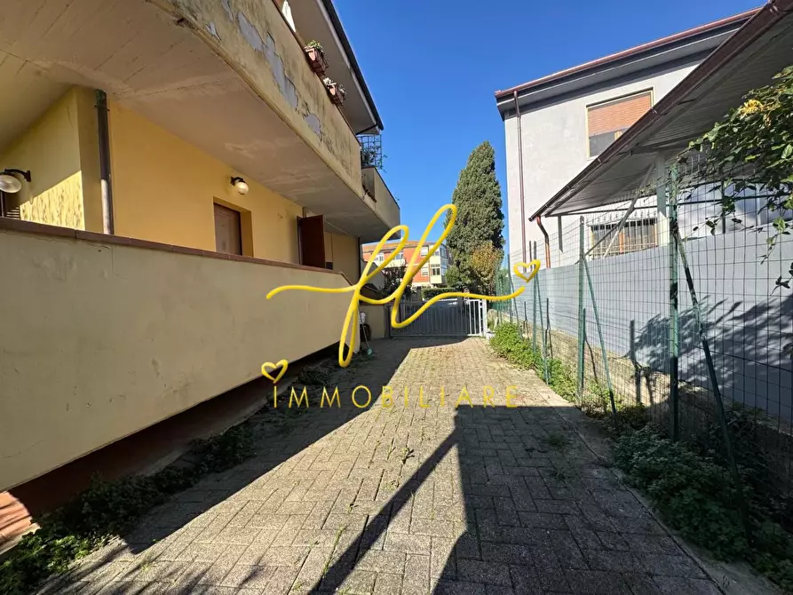 Immagine 34 di Appartamento in vendita  a Collesalvetti