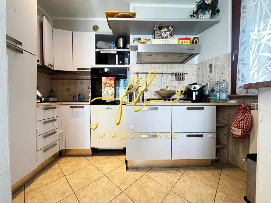 Immagine 7 di Appartamento in vendita  a Collesalvetti