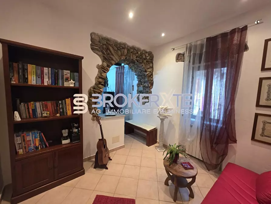 Immagine 4 di Appartamento in vendita  a Carrara