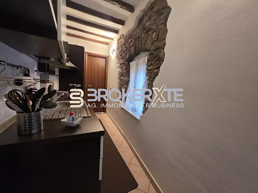 Immagine 18 di Appartamento in vendita  a Carrara