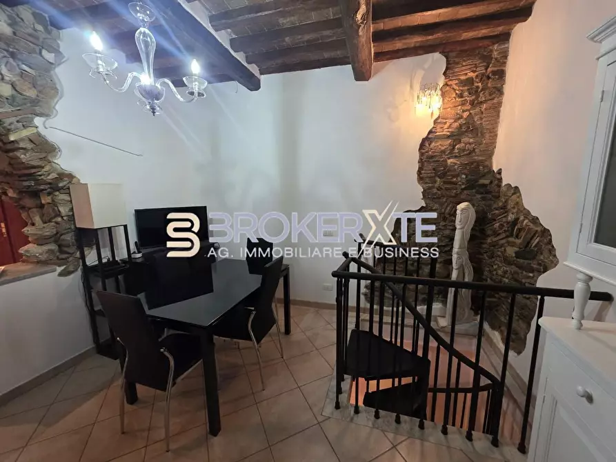 Immagine 6 di Appartamento in vendita  a Carrara