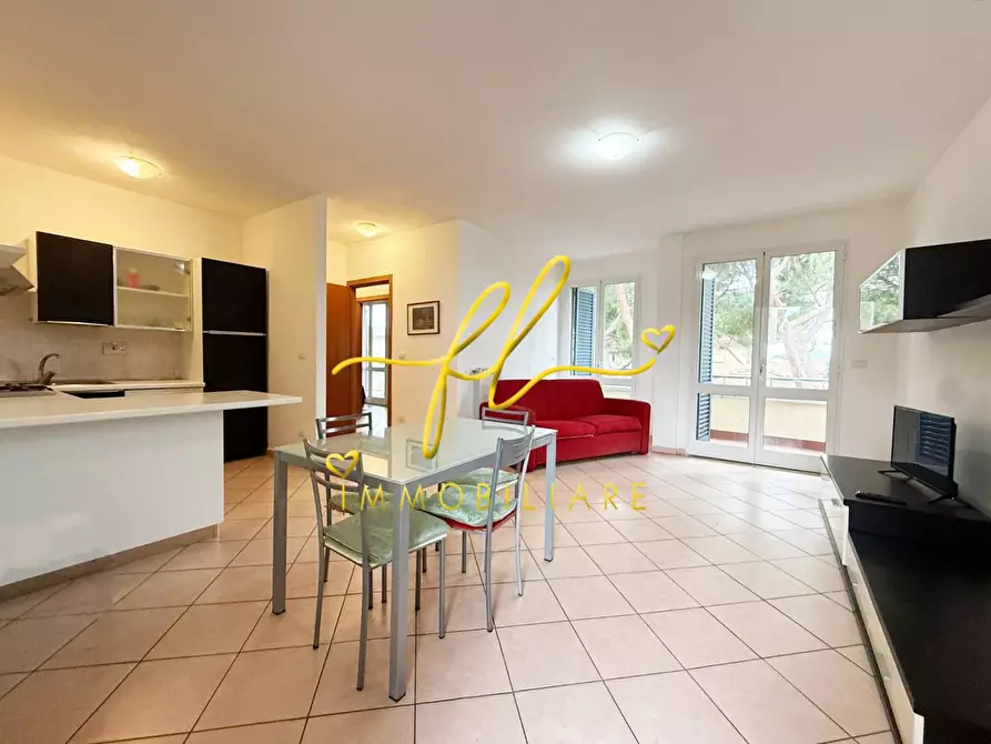 Immagine 2 di Appartamento in vendita  a Cecina