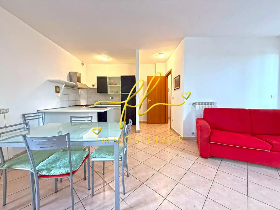 Immagine 4 di Appartamento in vendita  a Cecina