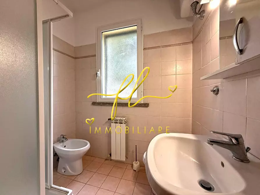 Immagine 15 di Appartamento in vendita  a Cecina