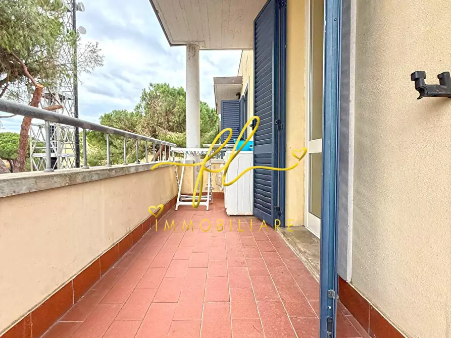 Immagine 5 di Appartamento in vendita  a Cecina