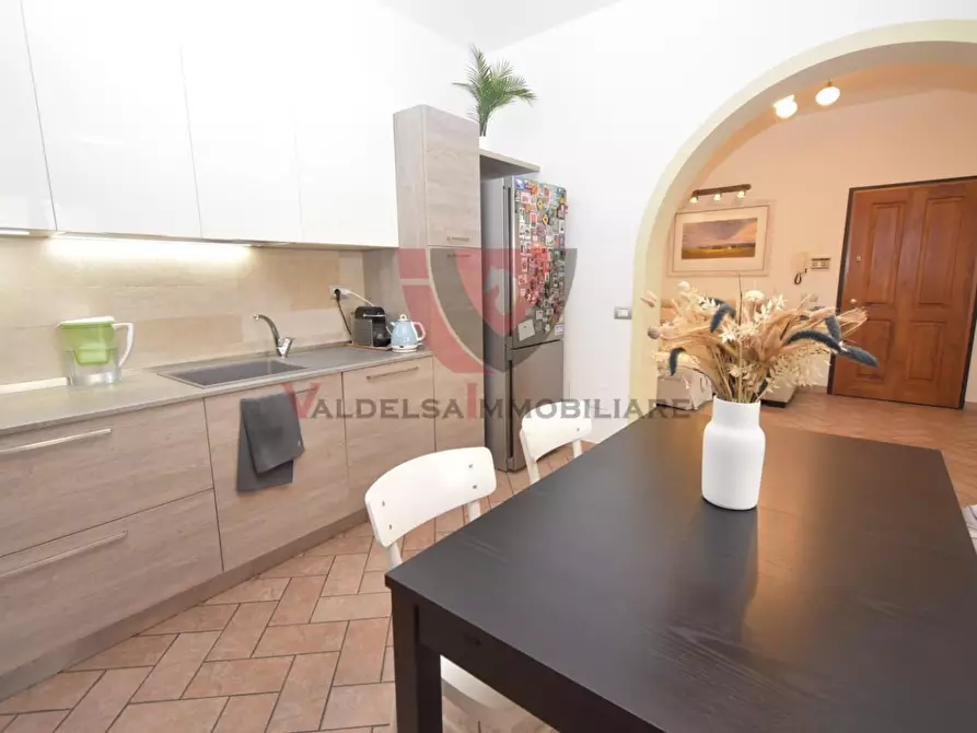 Immagine 17 di Appartamento in vendita  a Poggibonsi