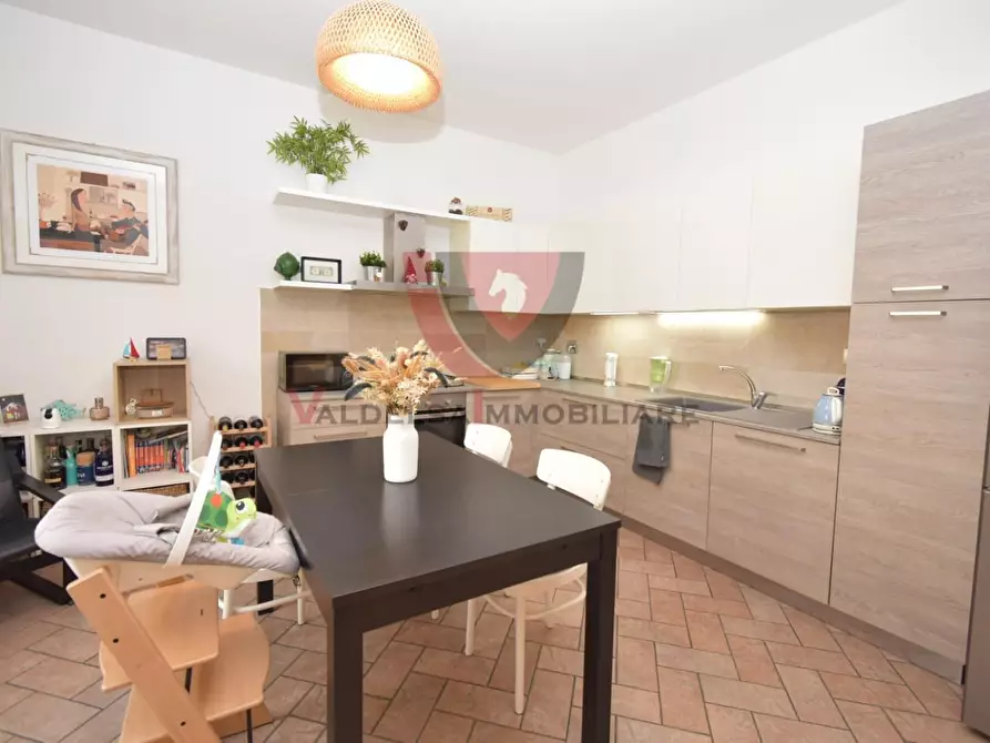 Immagine 11 di Appartamento in vendita  a Poggibonsi