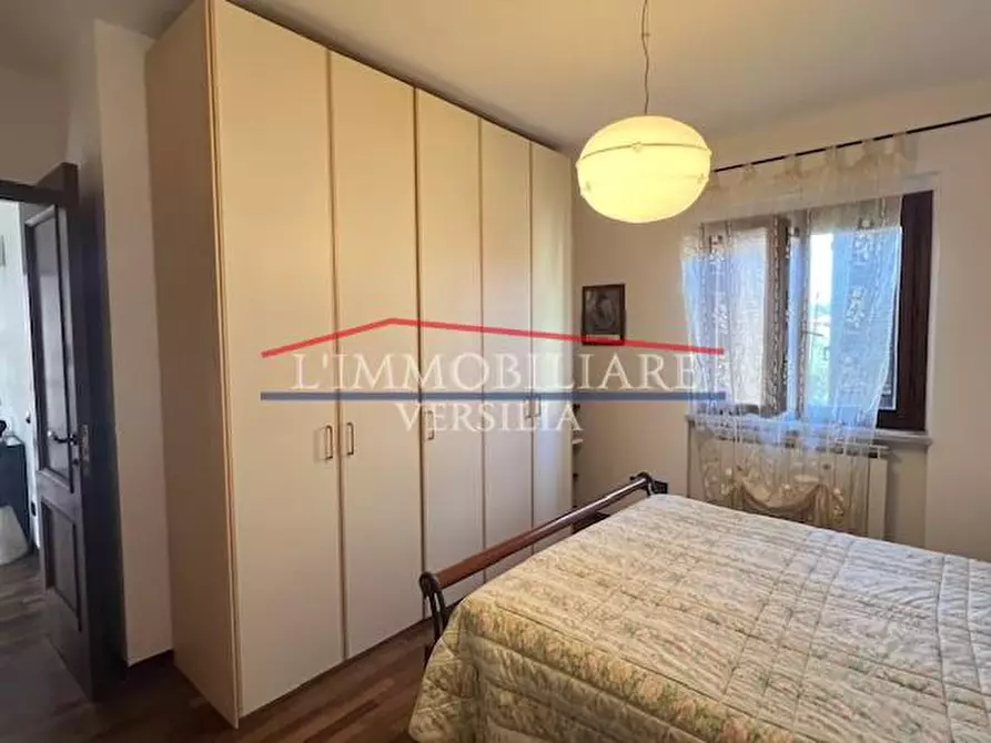 Immagine 36 di Villa in vendita  a Massa