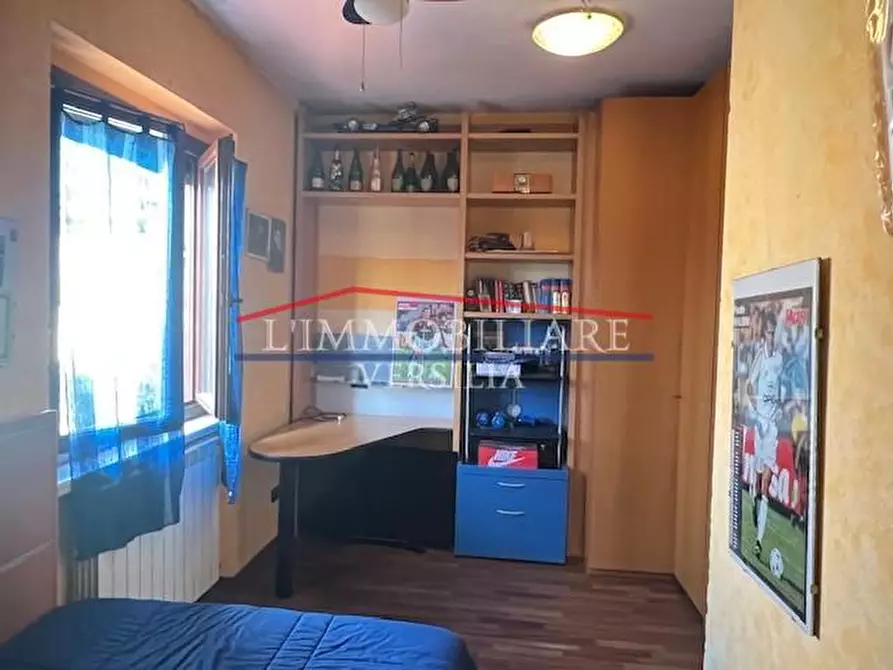 Immagine 31 di Villa in vendita  a Massa