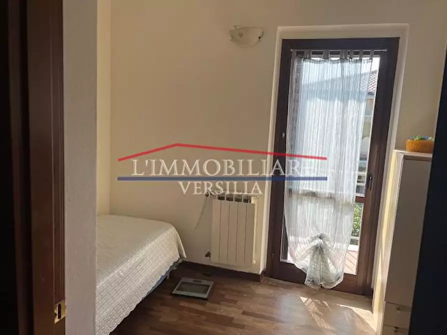 Immagine 25 di Villa in vendita  a Massa