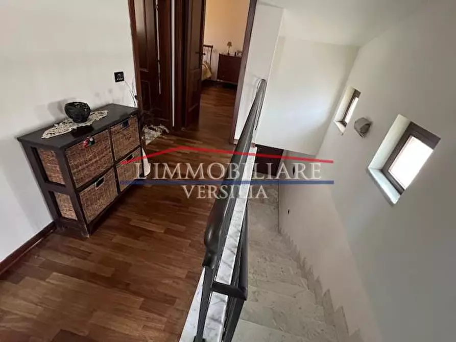 Immagine 43 di Villa in vendita  a Massa
