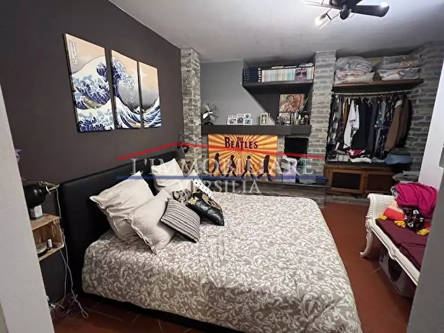 Immagine 58 di Villa in vendita  a Massa