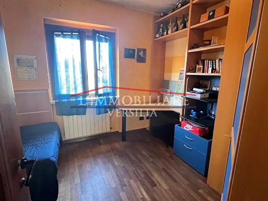 Immagine 28 di Villa in vendita  a Massa