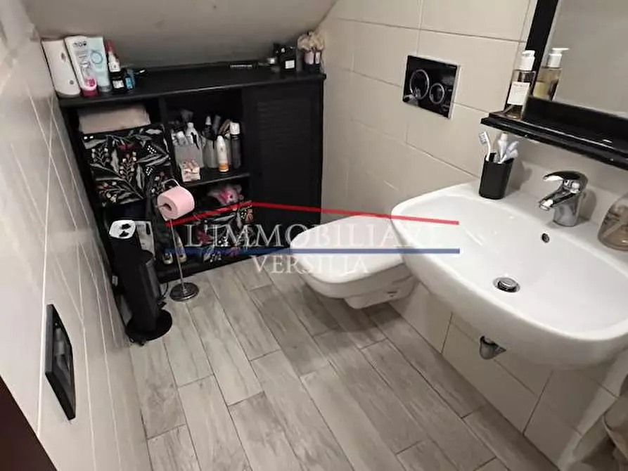 Immagine 54 di Villa in vendita  a Massa