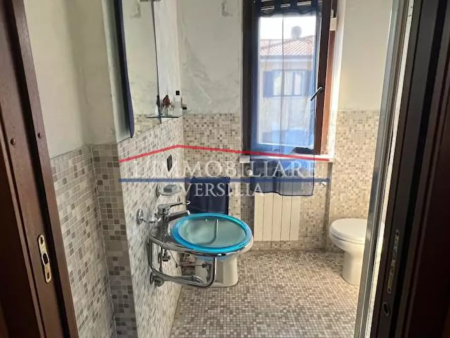 Immagine 32 di Villa in vendita  a Massa