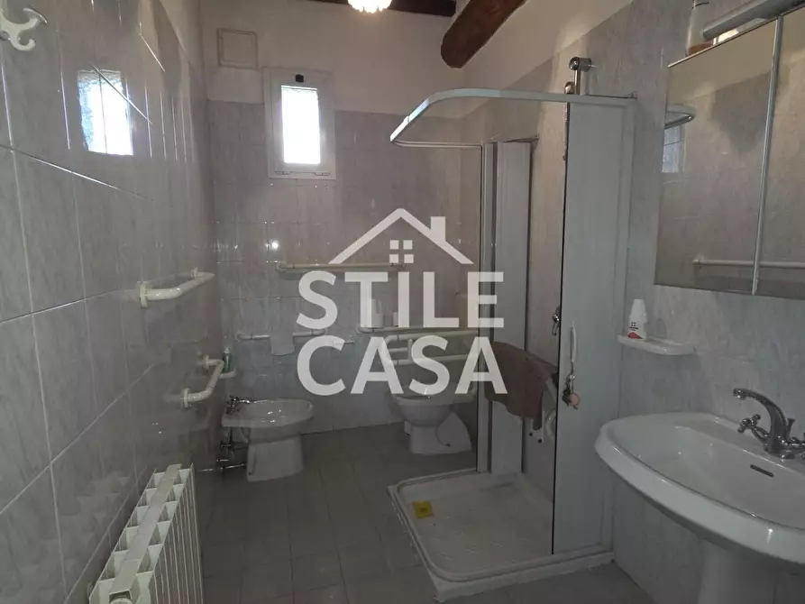 Immagine 39 di Villa in vendita  a Porcari