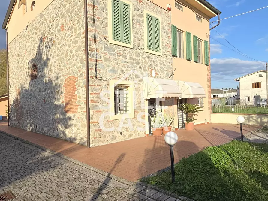 Immagine 45 di Villa in vendita  a Porcari