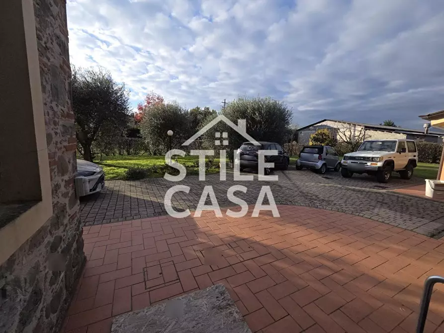 Immagine 31 di Villa in vendita  a Porcari