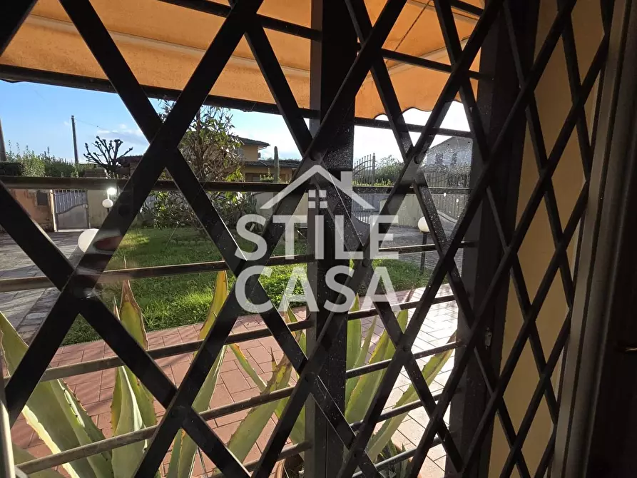 Immagine 34 di Villa in vendita  a Porcari