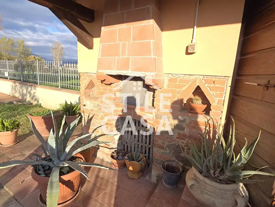 Immagine 41 di Villa in vendita  a Porcari