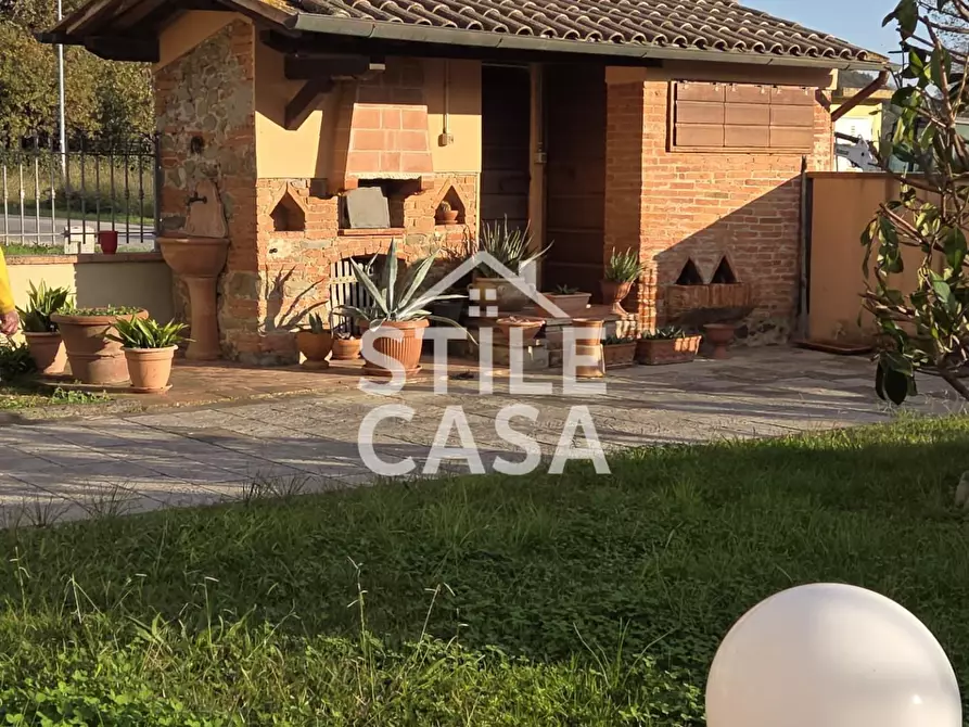 Immagine 56 di Villa in vendita  a Porcari