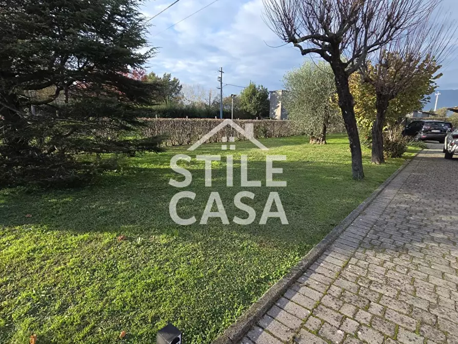 Immagine 11 di Villa in vendita  a Porcari