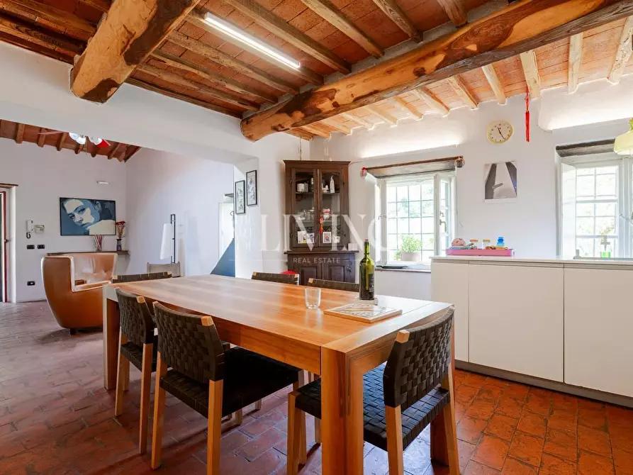 Immagine 5 di Casa colonica in vendita  a Lucca