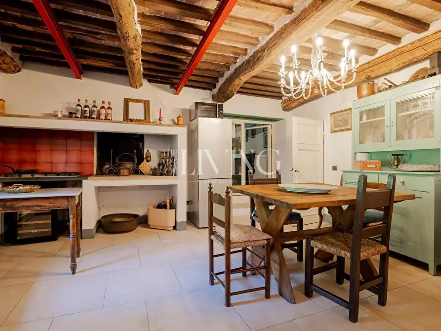 Immagine 21 di Casa colonica in vendita  a Lucca