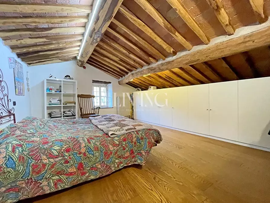 Immagine 25 di Casa colonica in vendita  a Lucca