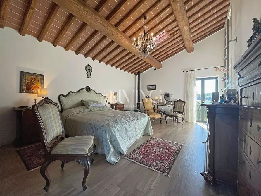 Immagine 59 di Casa colonica in vendita  a Lucca