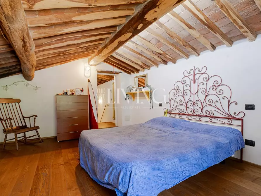 Immagine 17 di Casa colonica in vendita  a Lucca