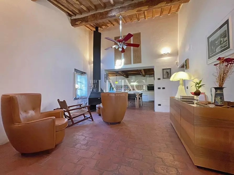 Immagine 3 di Casa colonica in vendita  a Lucca