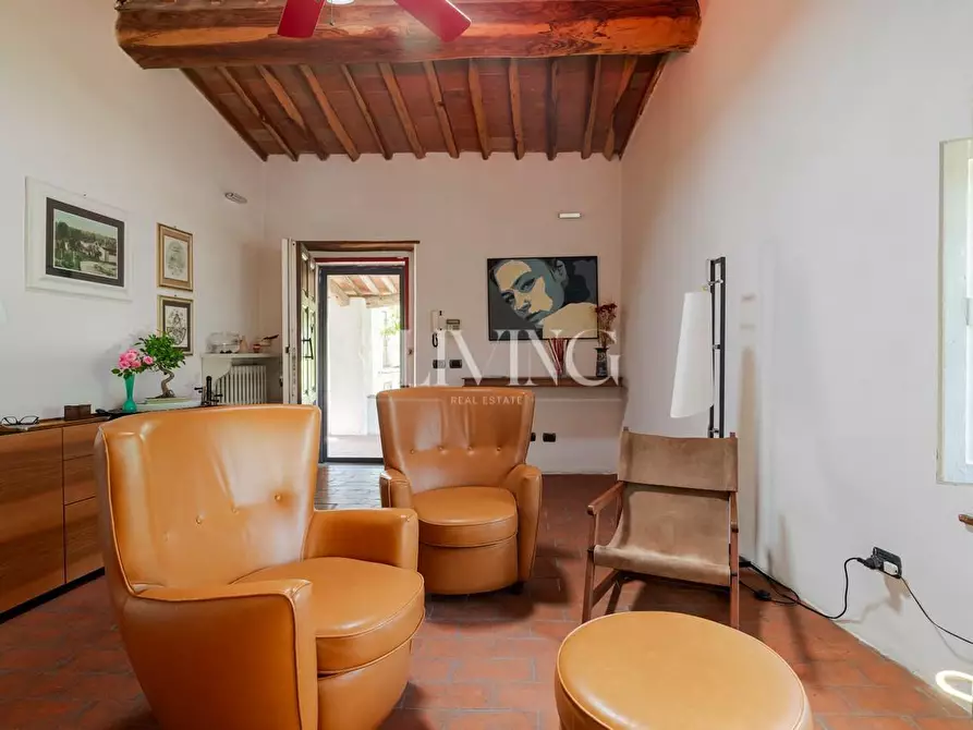 Immagine 3 di Casa colonica in vendita  a Lucca