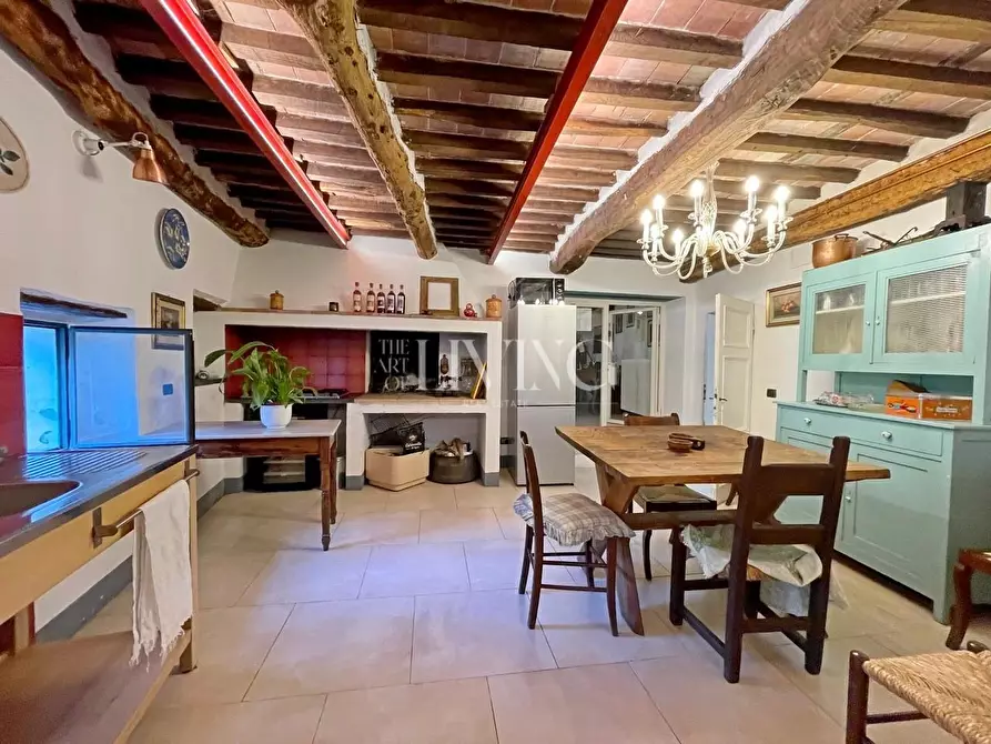 Immagine 29 di Casa colonica in vendita  a Lucca
