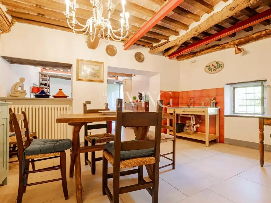Immagine 20 di Casa colonica in vendita  a Lucca