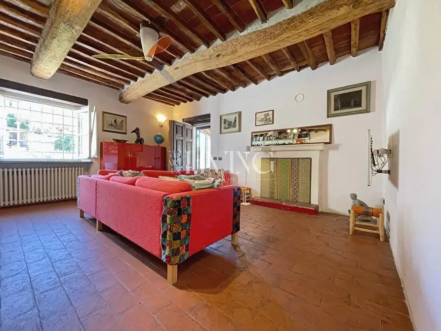 Immagine 7 di Casa colonica in vendita  a Lucca