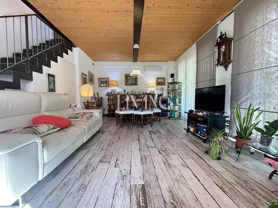 Immagine 44 di Casa colonica in vendita  a Lucca